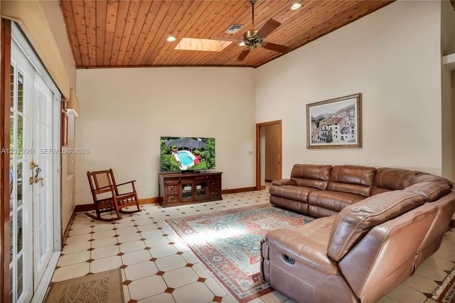 9861 SW 130th St, Miami, FL 33176