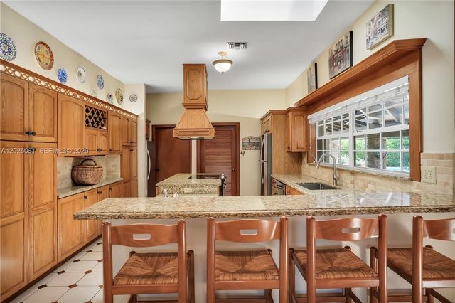 9861 SW 130th St, Miami, FL 33176