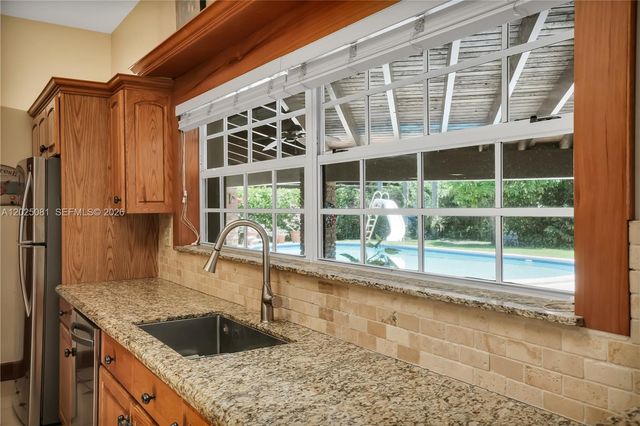 9861 SW 130th St, Miami, FL 33176