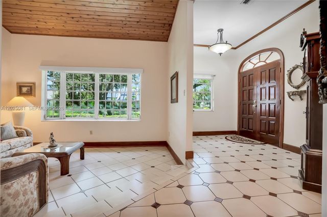 9861 SW 130th St, Miami, FL 33176