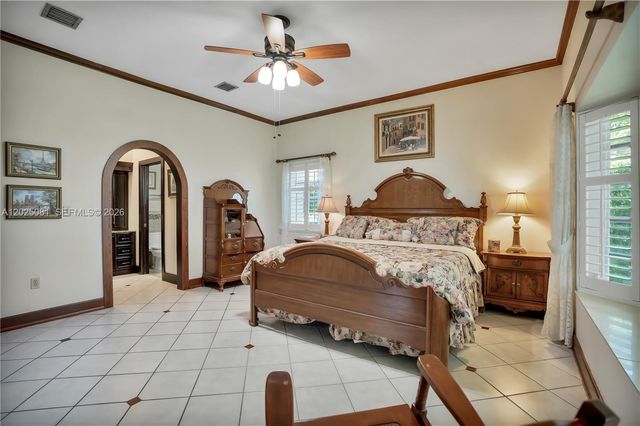 9861 SW 130th St, Miami, FL 33176