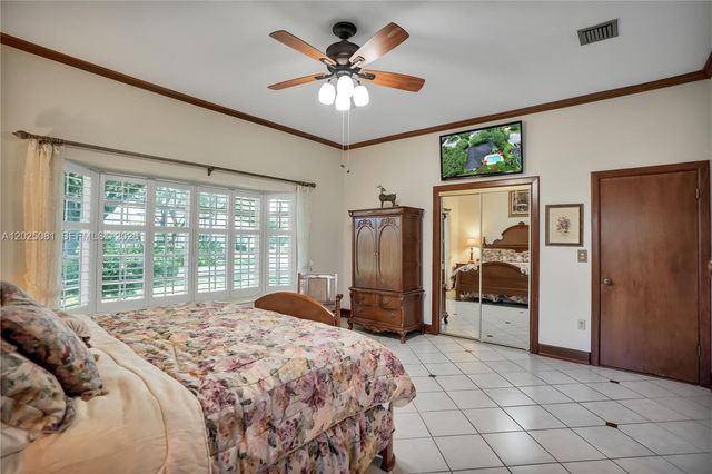 9861 SW 130th St, Miami, FL 33176