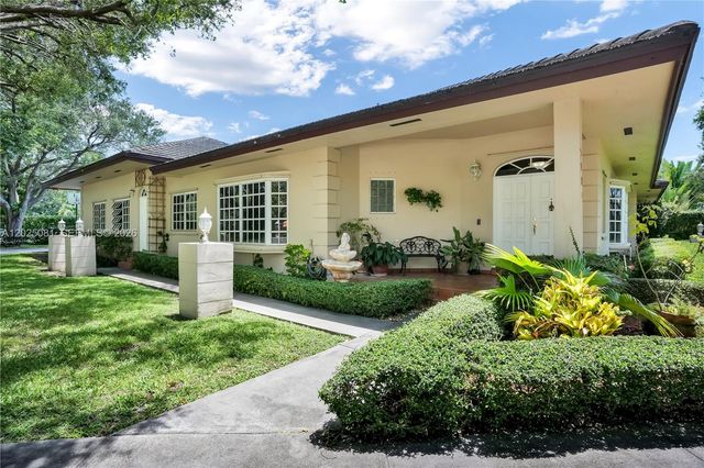 9861 SW 130th St, Miami, FL 33176