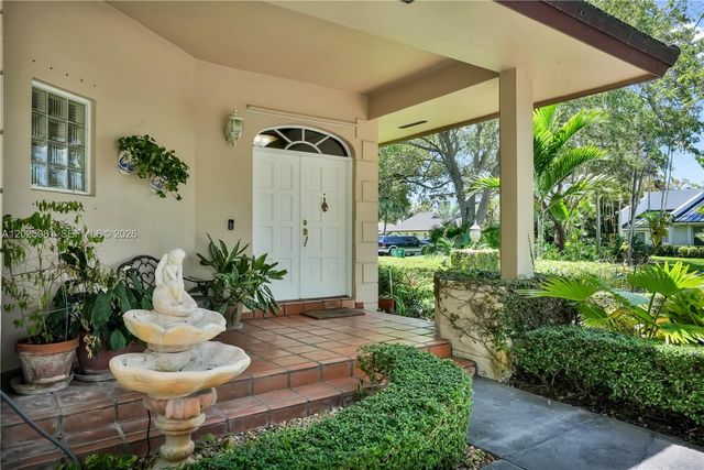 9861 SW 130th St, Miami, FL 33176