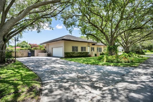 9861 SW 130th St, Miami, FL 33176