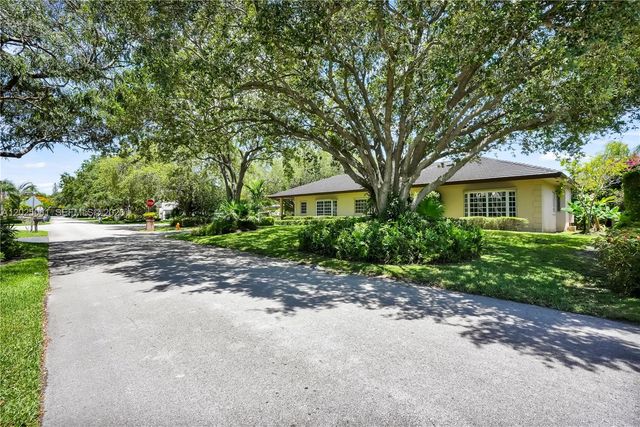 9861 SW 130th St, Miami, FL 33176