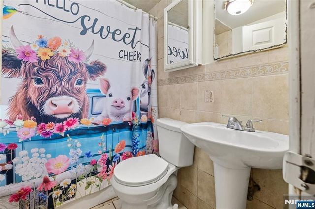 203 Willow Avenue, Hackensack, NJ 07601