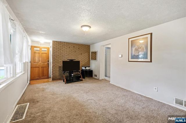 203 Willow Avenue, Hackensack, NJ 07601