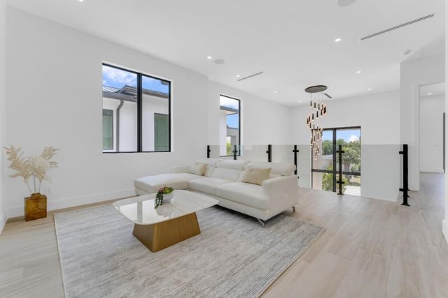 239 NE 11th Street, Delray Beach, FL 33444