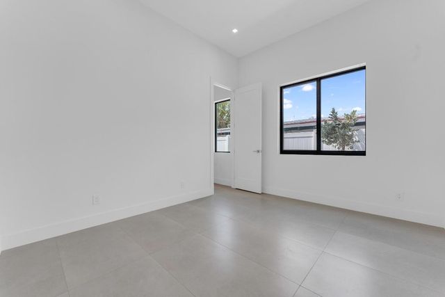 239 NE 11th Street, Delray Beach, FL 33444