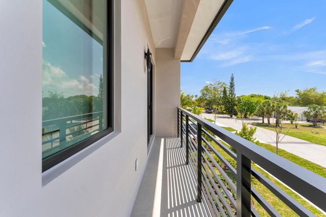 239 NE 11th Street, Delray Beach, FL 33444