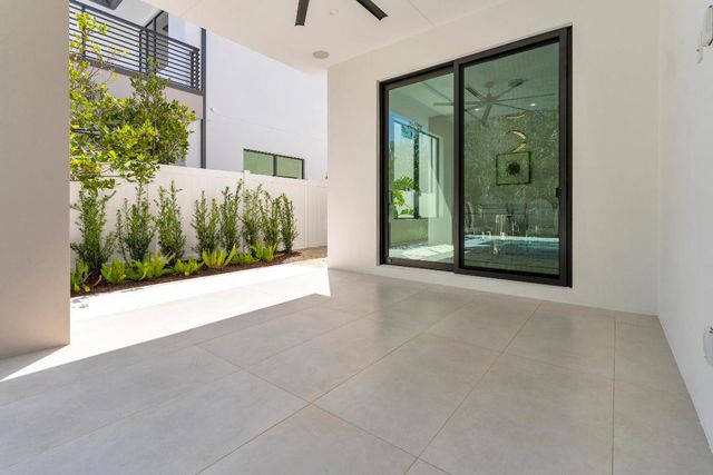 239 NE 11th Street, Delray Beach, FL 33444