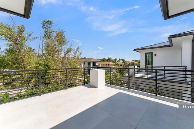 239 NE 11th Street, Delray Beach, FL 33444