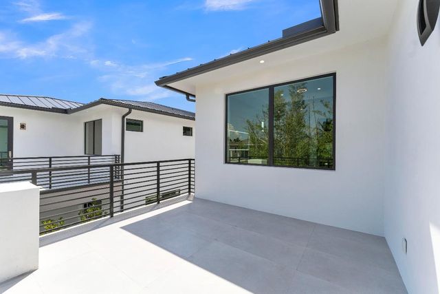 239 NE 11th Street, Delray Beach, FL 33444