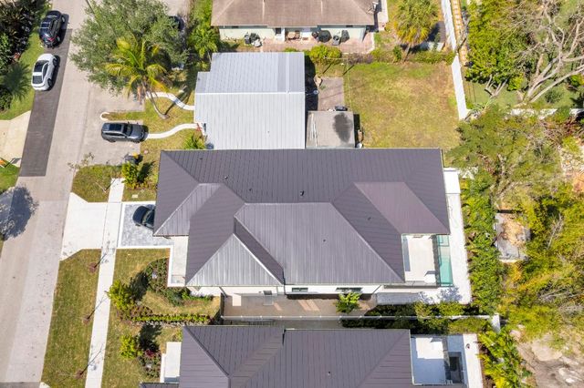 239 NE 11th Street, Delray Beach, FL 33444