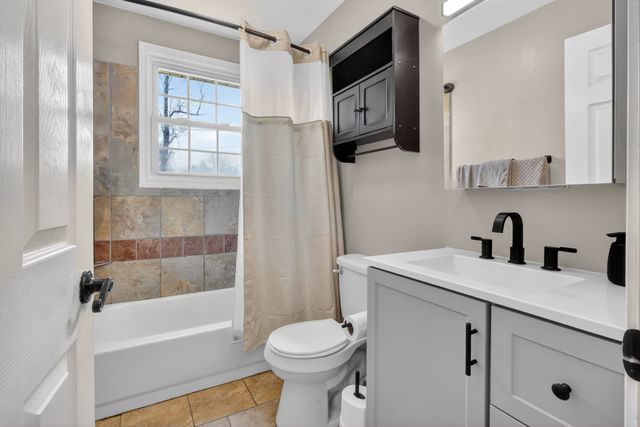 115 Spanish Ct, Dickson, TN 37055