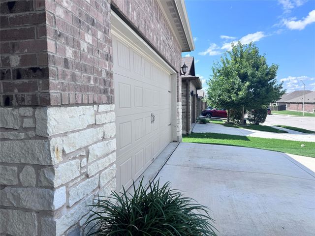 533 Gabrielle Anne DR, Leander, TX 78641