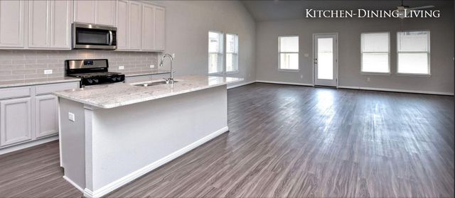 533 Gabrielle Anne DR, Leander, TX 78641