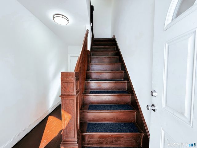 8 Garden Street, Naugatuck, CT 06770