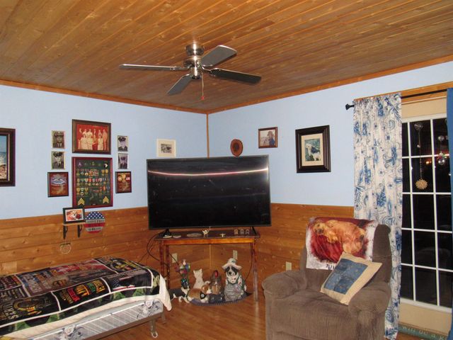 1901 Cross Road, Jay, VT 05859