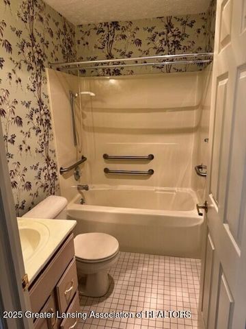 894 Lenna Keith Circle, East Lansing, MI 48823