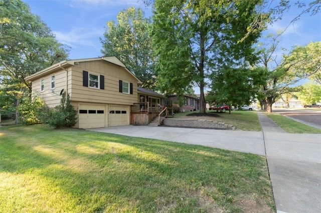 7906 Appleton Avenue, Raytown, MO 64138