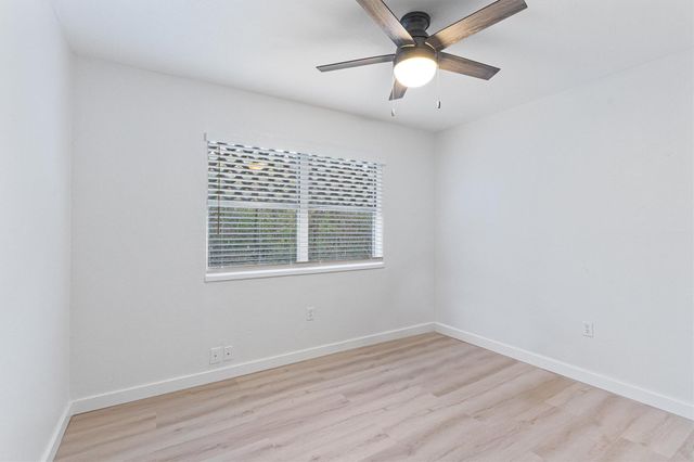 2501 Manor CIR A, Austin, TX 78723