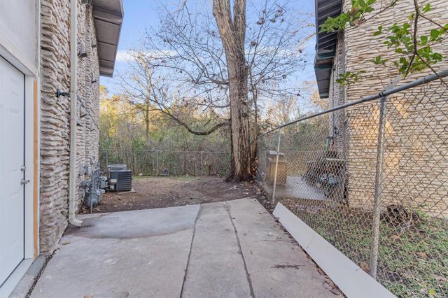 2501 Manor CIR A, Austin, TX 78723