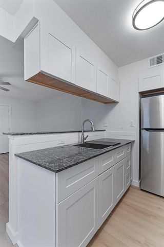 2501 Manor CIR A, Austin, TX 78723