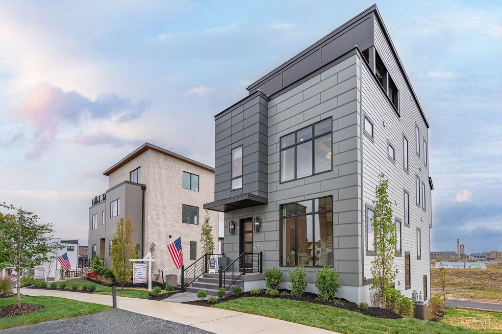 2926 Three Oaks Lane, Cincinnati, OH 45209