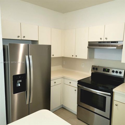 2630 NE 3rd Dr 101, Homestead, FL 33033