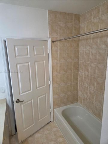 2630 NE 3rd Dr 101, Homestead, FL 33033