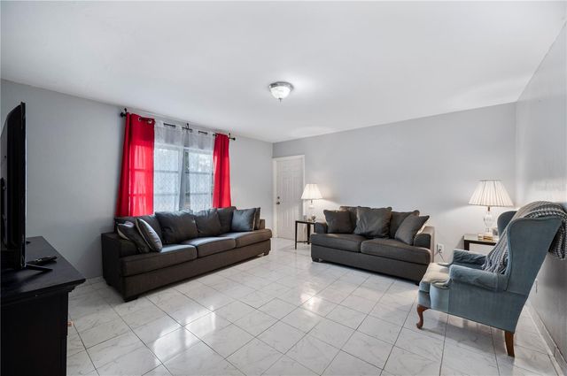 105 HILL CIRCLE, Lake Wales, FL 33859