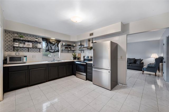 105 HILL CIRCLE, Lake Wales, FL 33859