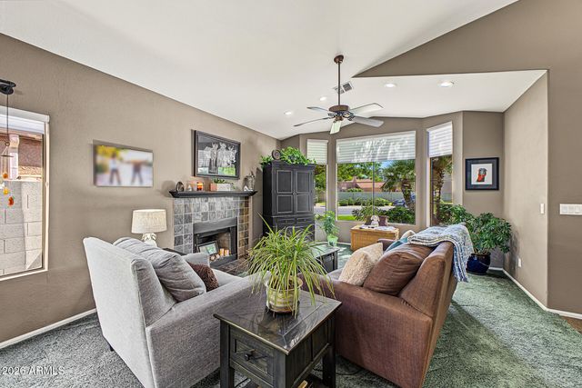 322 E Hearne Way, Gilbert, AZ 85234
