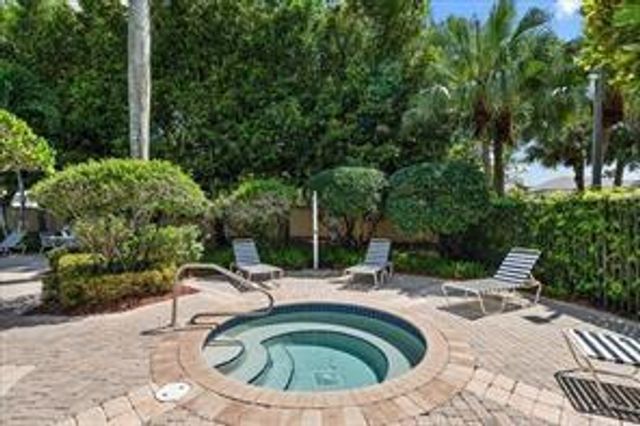 112 Lancaster Way, Royal Palm Beach, FL 33414
