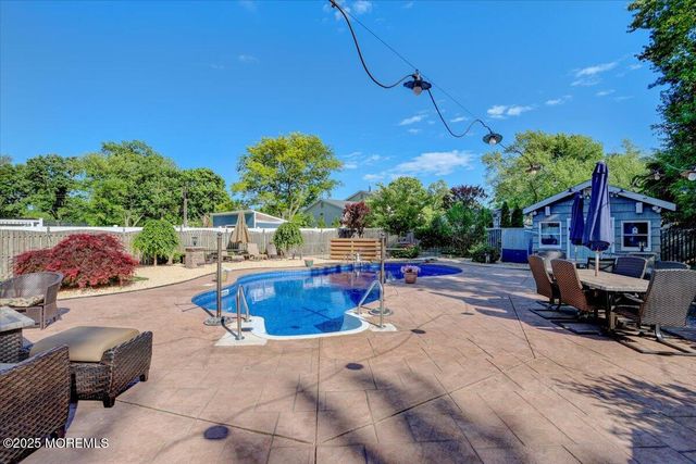 55 Yorktowne Drive, Manalapan, NJ 07726