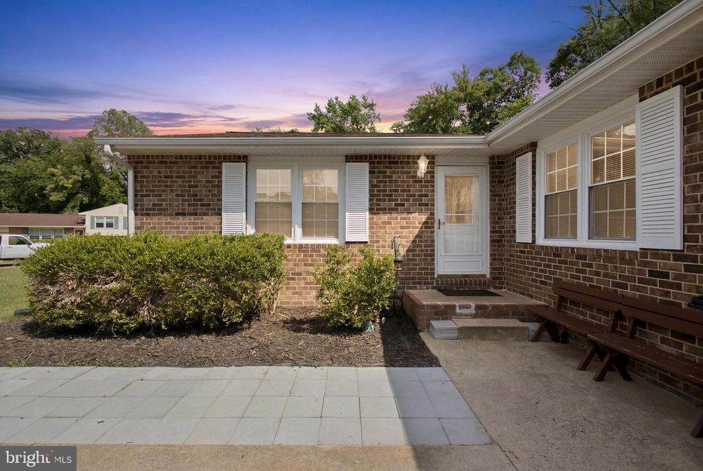 5 SUMNER CT, Fredericksburg, VA 22407