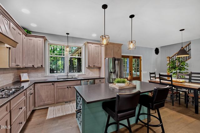 2560 New Hope Drive, Chapel Hill, NC 27514
