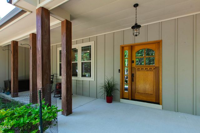 2560 New Hope Drive, Chapel Hill, NC 27514