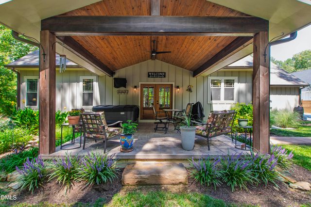 2560 New Hope Drive, Chapel Hill, NC 27514