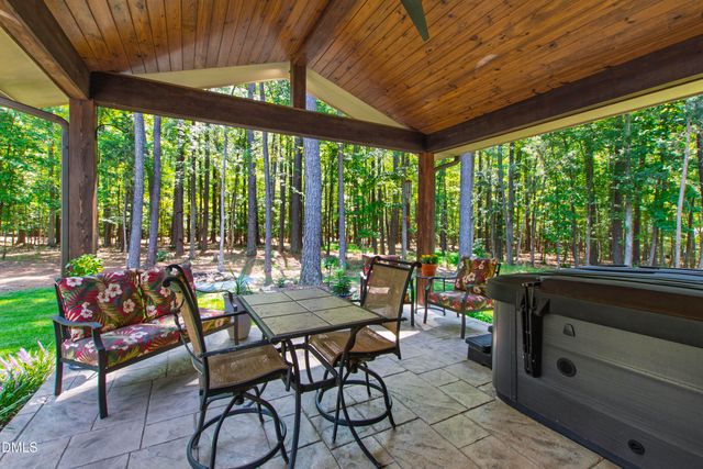 2560 New Hope Drive, Chapel Hill, NC 27514