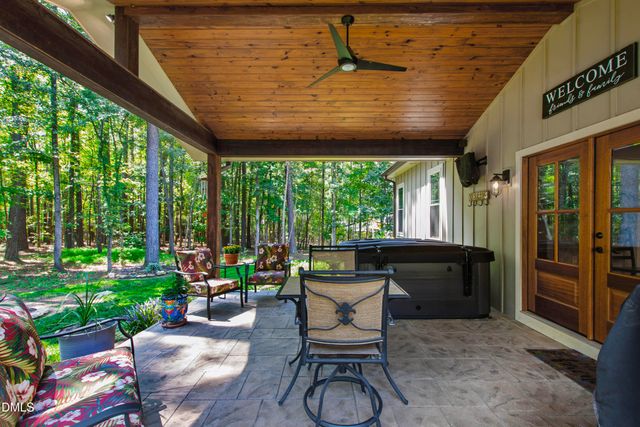 2560 New Hope Drive, Chapel Hill, NC 27514