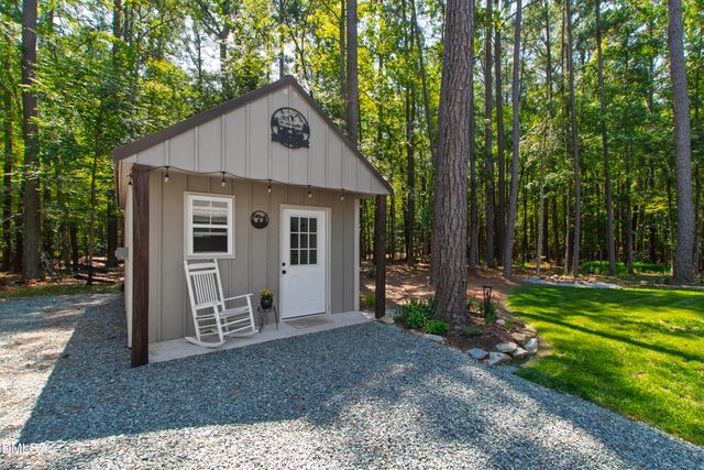 2560 New Hope Drive, Chapel Hill, NC 27514