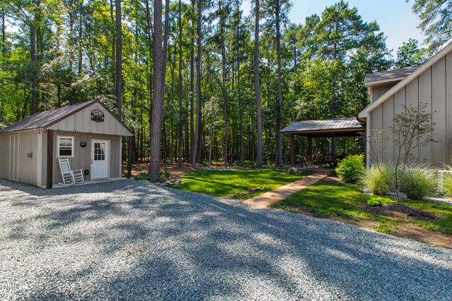 2560 New Hope Drive, Chapel Hill, NC 27514