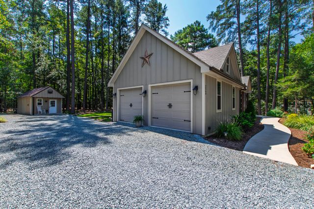 2560 New Hope Drive, Chapel Hill, NC 27514