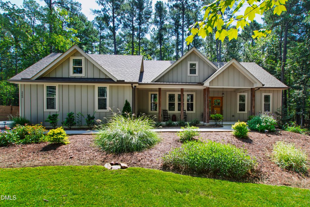 2560 New Hope Drive, Chapel Hill, NC 27514