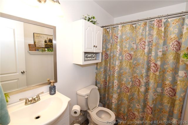 386 Oakwood Heights Drive, Lumberton, NC 28358
