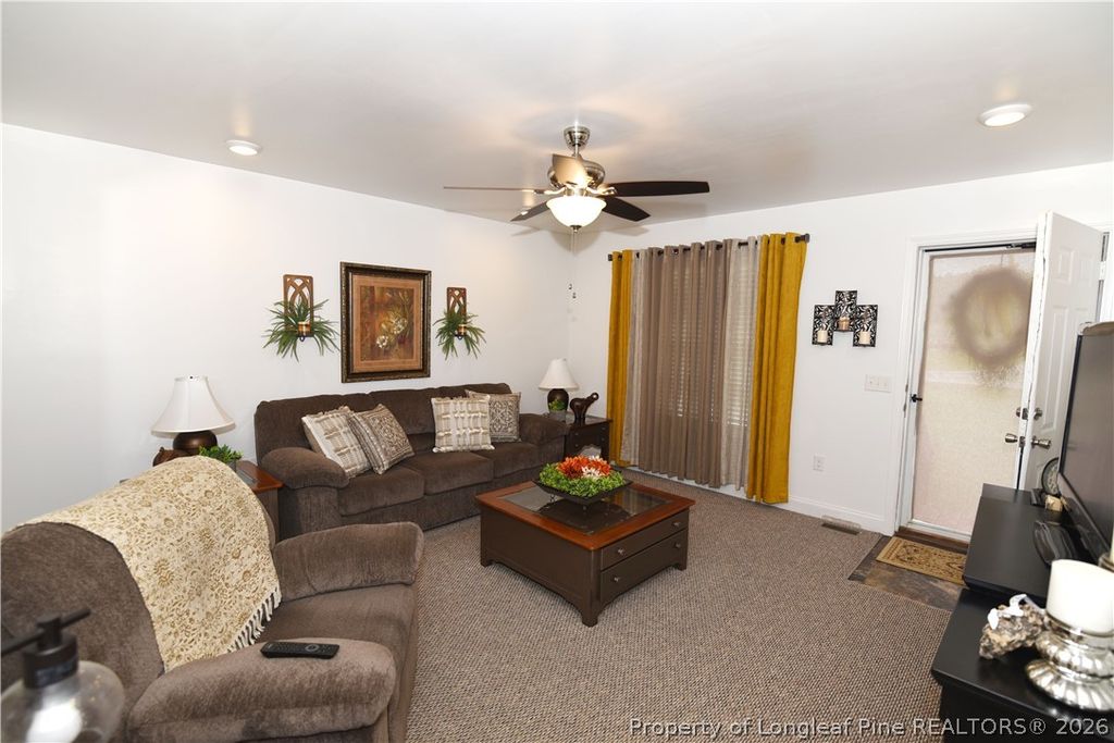 386 Oakwood Heights Drive, Lumberton, NC 28358 — photo 4