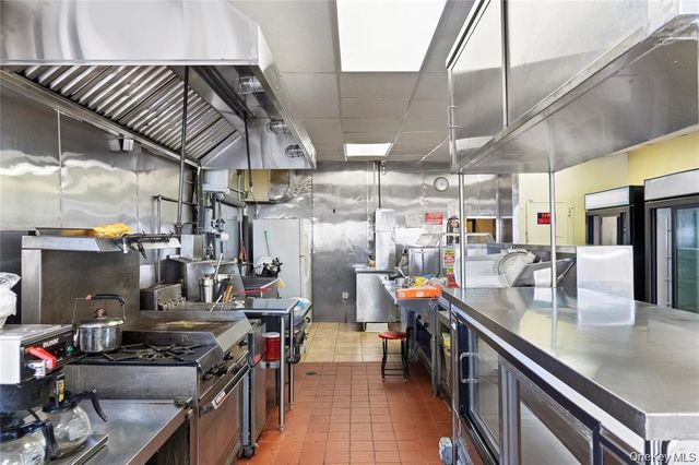 9-20 34th Avenue, Long Island City, NY 11106